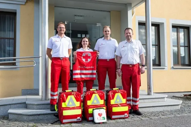Das Mininger First-Responder-Team: Johannes Hohla, Sandra Bogenhuber, Valentin Habetswallner und Stefan Katzinger. | Foto: RK/LV OÖ