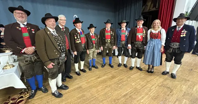 Zahlreiche Geehrte beim Bezirksmusikfest in Kössen. | Foto: Johanna Bamberger