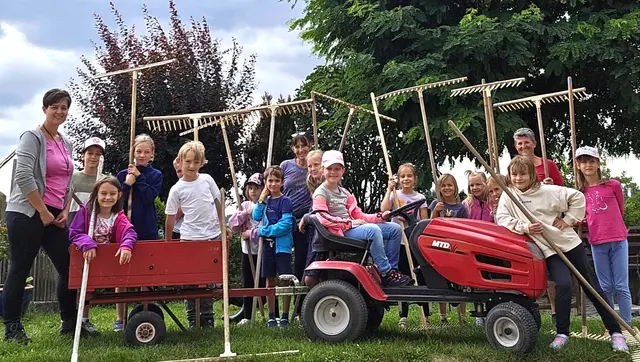 15 Kinder nahmen an der Ferienpass-Aktion am Hof der Familie Tober/Inreiter (vulgo Trauner) in Pregarten teil. | Foto: Pregartner Bäuerinnen