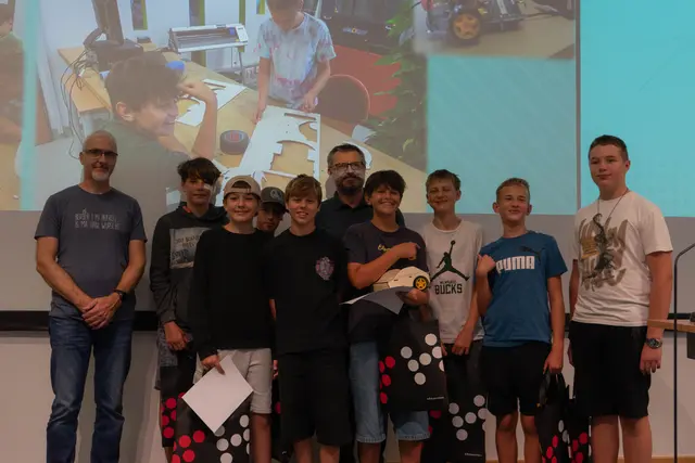 Auch das "Team Robotic Car" freute sich über die Auszeichnung. | Foto: FH Kärnten/Clemens M. Hensel