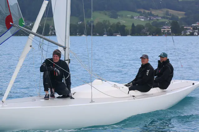 Peter Resch und seine Crew sicherten sich den Staatsmeistertitel der Drachenklasse am Attersee. | Foto: Schmidleitner