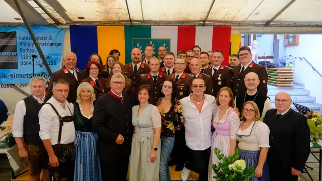 Feierliches Dankesfest in Eschenau mit Ehrungen, Hymne und Auszeichnung der Feuerwehr | Foto: Eschenau