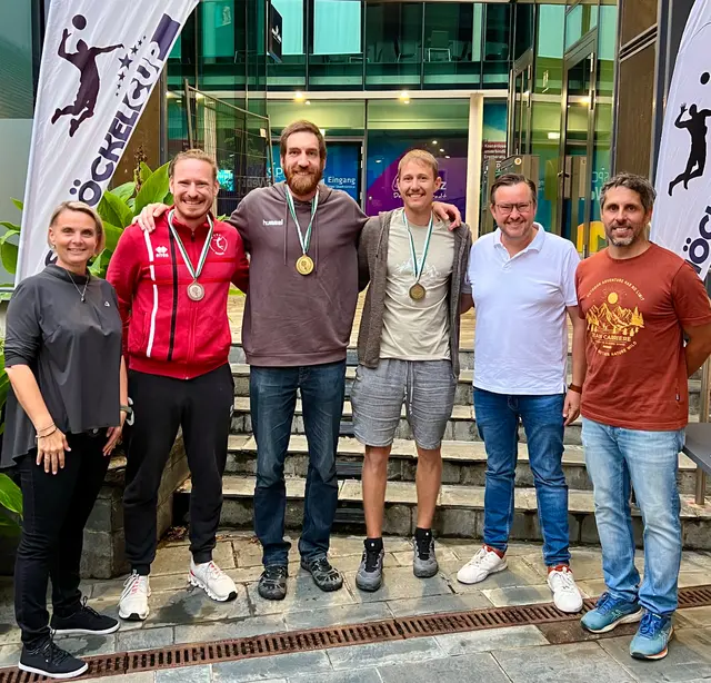 Sieger der Herren-Einzelwertung: Bettina Bauernhofer, Florian Nußmüller, Stefan Krug, Johannes Nistelberger, Christof Prassl und Georg Staber (v. l.) | Foto: zVg