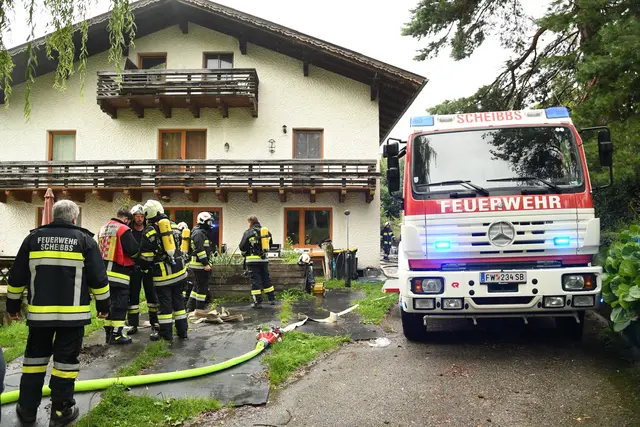 Feuer in einem Wohnhaus forderte die Einsatzkräfte am Sonntag. | Foto: DOKU-NÖ