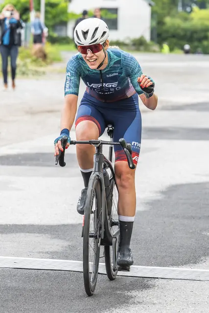 Melanie Brunhofer bei der Zieleinfahrt | Foto: Andreas Biedermann