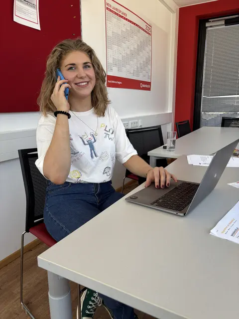 Lisa Niedermair macht derzeit eine Lehre bei Fill. | Foto: MeinBezirk