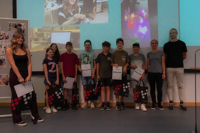 Das "Team Herz" hat ein "echtes" Herz entwickelt, das funkelt und pulsiert. | Foto: FH Kärnten/Clemens M. Hensel