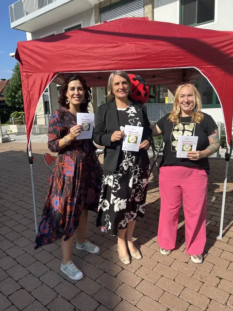 Labg. Bettina Brandauer (v.l.), Bgm. Barbara Schweitl, Labg. Barbara Thöny. | Foto: Bettina Brandauer