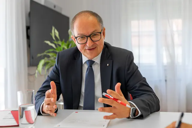 Landesrat Martin Winkler zur Position der SPÖ in der Migrationsfrage: "Leider haben wir uns zu wenig klar geäußert – aus falsch verstandener Sorge, dass es der FPÖ hilft, wenn man diese Themen zu stark diskutiert. Aber das ist ein Fehler. Wir sind nicht die Partei, die dafür ist, dass jeder zu uns kommt." | Foto: MeinBezirk/Siegl