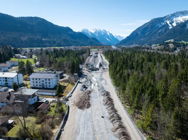 Die Elektrizitätswerke Reutte investieren aktuell bereits 40 Millionen Euro in die Mordernisierung der Kraftwerksanlage. Die Arbeiten sind in vollem Gange. | Foto: EWR