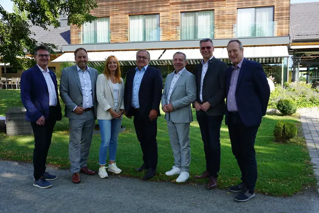 Franz Linsbauer, Patrick Layr, Nina Sillipp, Werner Scheidl, Josef Ramharter, Christian Laister und Josef Wallenberger. | Foto: Verein Interkomm