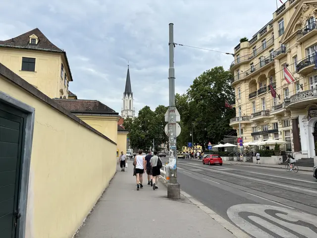 In Hietzing sind die Tage, an denen mehr als 30 Grad Höchsttemperatur gemessen wurde, pro Jahr angestiegen.  | Foto: Lisa Kammann/MeinBezirk