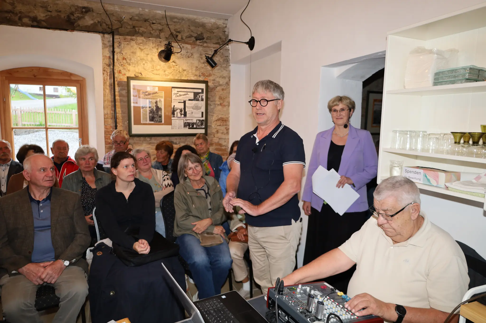 Gro-es-Interesse-bei-Lesung-ber-NS-Widerstand-in-Reichenau