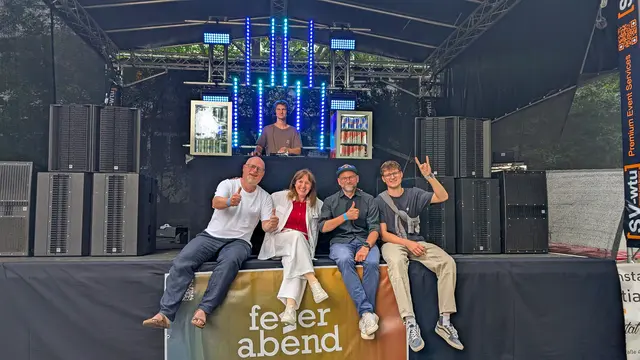 Beste Stimmung herrschte bei der "feyerabend"-Party als Einstimmung für das Mödlinger Weinfest: Weinbauvereins-Obmann Fritz Taufratzhofer, BGMin Silvia Drechsler, STR Stephan Schimanowa, Christopher Paula vom Veranstalter CMC Wavesound und Vzbgm. Rainer Praschak.
 | Foto: Stadtgemeinde Mödling/cb