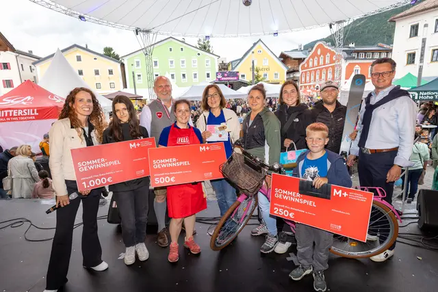 Die Gewinner des Sommergewinnspiels: Damen-Fahrrad (Prostis) - Carina Schwab; Blizzard-Ski (Blizzard)  - Christian Hörbiger; 250€ M+ Gutscheine - Tim Höllwerth; 500€ M+ Gutscheine - Martina Wanger; 1000€ M+ Gutscheine - Anita Hartl | Foto: Franz Reifmüller