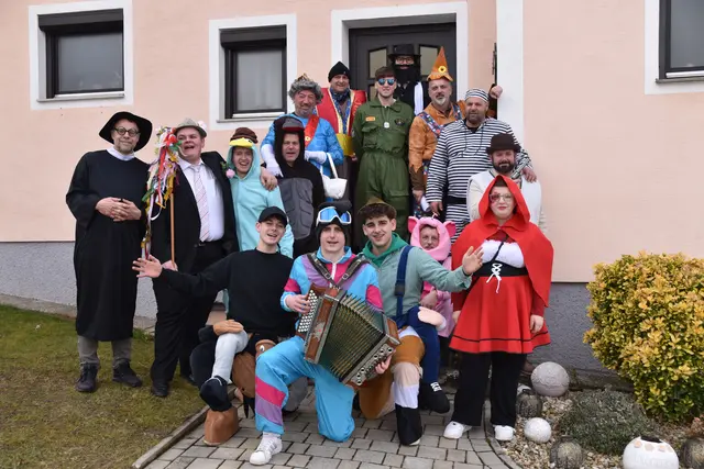 In Badersdorf ist jedes Jahr Gaudi und Musik angesagt. | Foto: Michael Strini