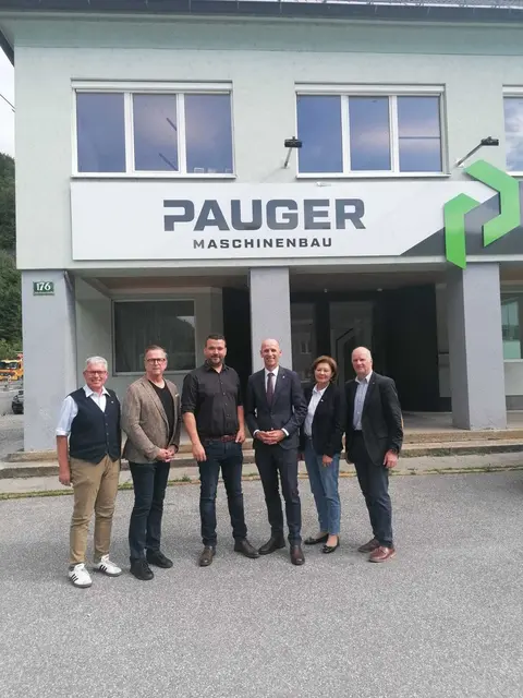 Einen Betriebsbesuch gab es auch bei der Firma Pauger. | Foto: Land Steiermark