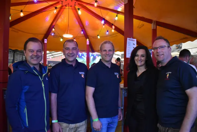 (v. L) Christian Stückler, Martin Stangel, Markus Schauer, Manuela Kainz, Thomas Schauer | Foto: mein bezirk. (24 bilder)