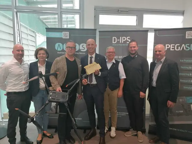 Reinhold Puffing und Manuel Gerstenbrand begrüßten Gäste bei Pegasus wie Stefanie Galler, Helmut Linhart, Willibald Ehrenhöfer, Christian Hiebler und Werner Jost. | Foto: Land Steiermark