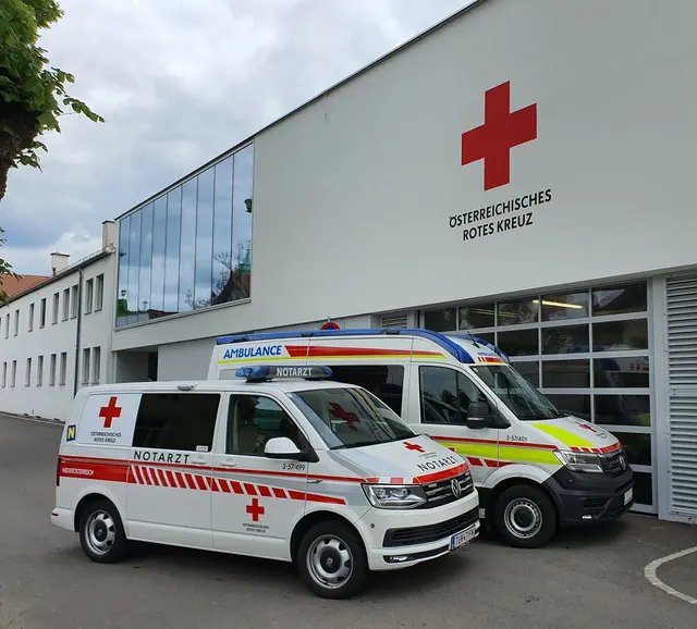 Der Notarzt Retz sei für mehr als 20.000 Menschen in der gesamten Region Retzer Land und Pulkautal lebenswichtig. Die Schließung des Standorts soll durch weitere Maßnahmen ausgeglichen werden. (Archiv) | Foto: Rotes Kreuz Retz 