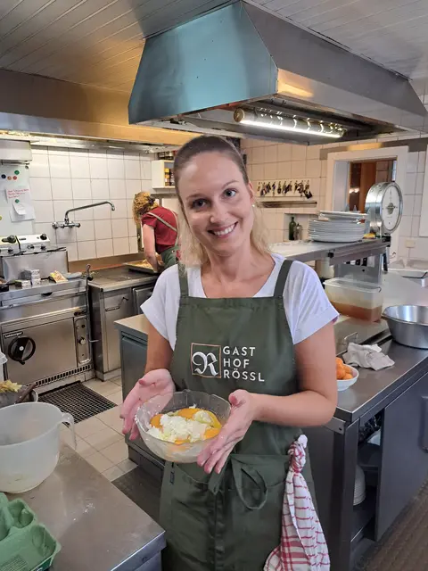 Auch weibliche Unterstützung war herzlich willkommen. | Foto: Round Table Lipizzanerheimat