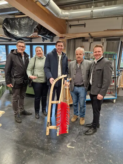 Bezirksbesuch von MEP Alexander Bernhuber (Mi.). | Foto: Bauernbund