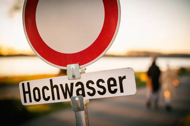 Die Ereignisse 2023 haben gezeigt, wie notwendig es ist, potenziell gefährdete Gebiete mit gezielten Schutzbauten abzusichern. (Symbolfoto) | Foto: stock.adobe.com/at/mpix-foto 