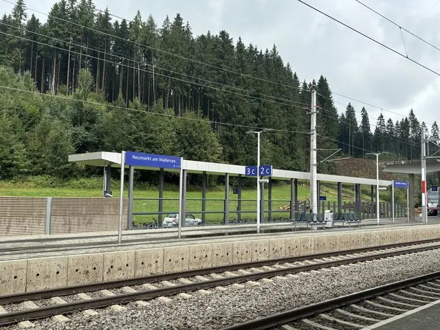 Am Bahnhof in Neumarkt am Wallersee. | Foto: Emanuel Hasenauer