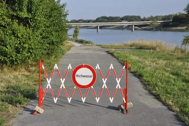 Der Wasserpegel an der Donau erreichte am Dienstagabend in Korneuburg (NÖ) fast 5,80 Meter. Aus dem Grund gibt es erste Hochwasserschutzmaßnahmen an der Neuen Donau in Wien. (Archivfoto) | Foto: Willfried Gredler-Oxenbauer / picturedesk.com