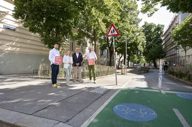 An dieser Stelle standen bis vor Kurzem noch Radbügel mitten am Weg herum. Für sehbehinderte- und blinde Menschen ein Hindernis im Alltag. | Foto: Stadt Wien / Markus Wache