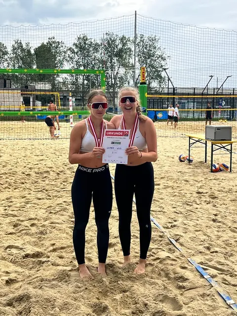 Magdalena Gaßner (l.) und Valentina Wild beim Match auf der Donauinsel. | Foto: Valentina Wild