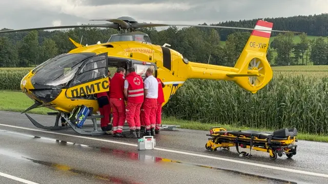 Die Einsatzkräfte wurden am Dienstag zu einem Verkehrsunfall gerufen. | Foto: DOKU-NÖ
