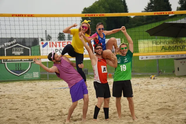 Beim Stadtcup in Rohrbach-Berg gab es unter anderem eine Kostümwertung. | Foto: Heinz Reischl/UVC