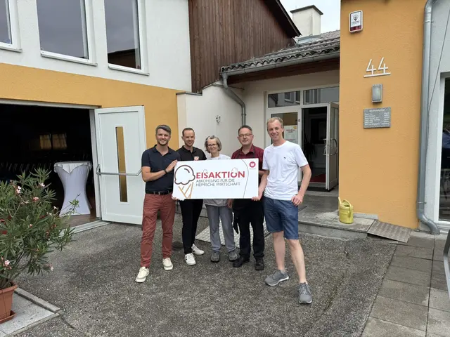 Andreas Höllinger (l.) war bei der Tour mit dabei. | Foto: Wirtschaftsbund Rohrbach