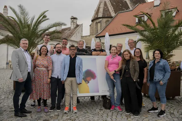 Die Fotografinnen und Fotografen erfreuten sich über die rege Teilnahme an der Ausstellung.  | Foto: Sophia Braun