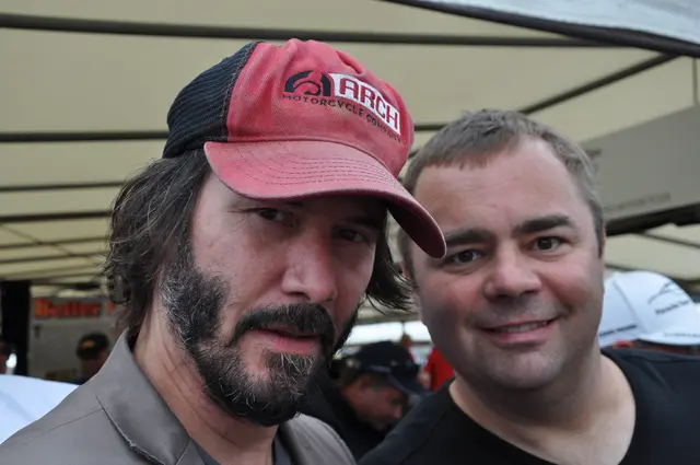 Fenk (r.) mit dem berühmten Schauspieler Keanu Reeves. | Foto: Fenk