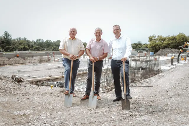 Bürgermeister Ernst Wendl, Landtagsabgeordneter Otto Auer und EVN Vorstandsdirektor Stefan Stallinger | Foto: EVN / Studeny