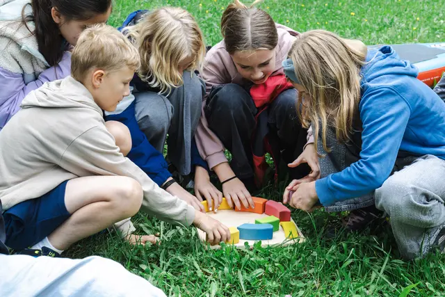 Begleitet vom Verein „Pure Water for Generations“ und der Sparkasse OÖ lernten die Schüler der MS Wartberg/Krems, wie sie unsere Gewässer schützen können. | Foto: Sparkasse OÖ / Frank Haas