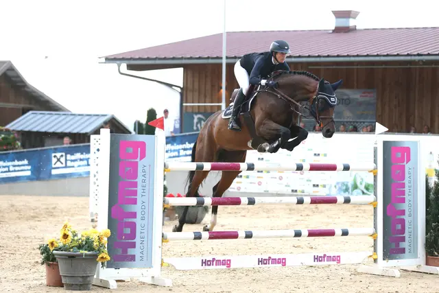 Simone Blum mit London’s Petite PS im Rahmen der Ranshofen Classics 2024. | Foto: Brunnmayr Fotografie & Design, Benedikt Brunnmayr