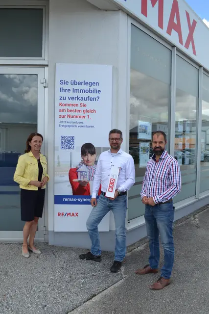 Obfrau Anne Blauensteiner, Markus Neunteufl und Bezirksstellenleiter Mario Müller-Kaas, v.l. | Foto: Paul Müller (RE/MAX)