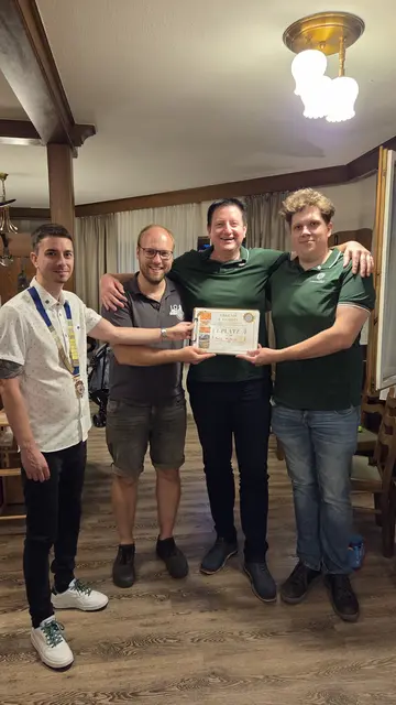 Falk Hübner wurde zum neuen Marillenknödelkönig gekürt. | Foto: Round Table Lipizzanerheimat