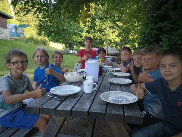 Essen im Freien und noch dazu selbst gekocht: Das schmeckt natürlich am besten. | Foto: Evelyne Loidl