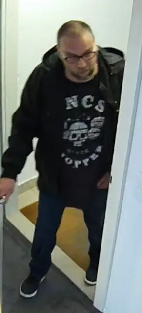 Dieser Mann soll die Handkasse der Arztpraxis geleert haben.  | Foto: LPD Wien
