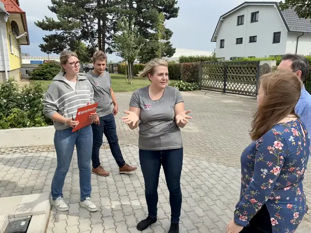 Lisa Zanker erläutert, wie der Betrieb funktioniert. | Foto: Bachhofner