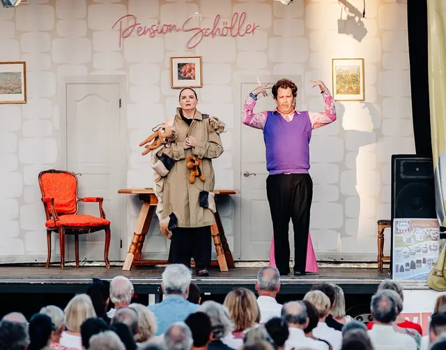 Pension Schöller in der Bibliothek im Zentrum. | Foto: Stadt WRN/Gartner/Wehrl/busyshutters