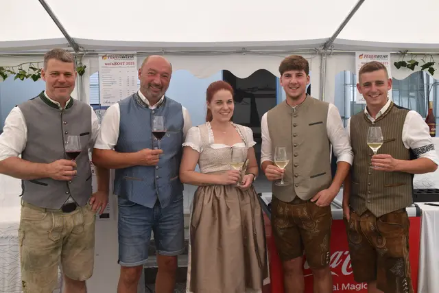 Die Weinkost lockte mit Topweinen der Badersdorfer Winzer. | Foto: Michael Strini