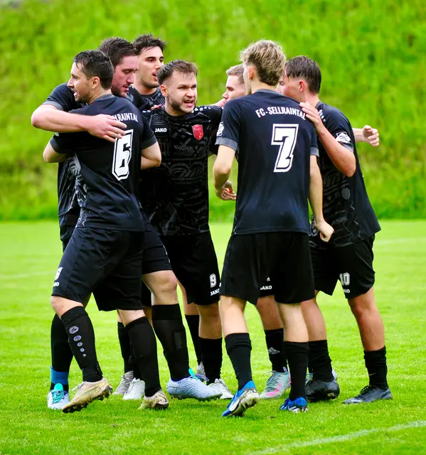Das sind die Bilder, die man sich in der Melach Arena gewünscht hatte: Torjubel beim FC Sellraintal - und das so oft wie möglich. | Foto: Hassl