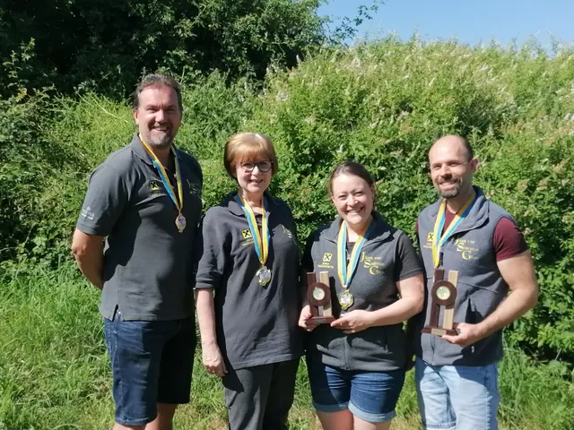 Reinhard Auer, Angelika Tanzer, Astrid und Patrick Kaltenbrunner freuen sich über den Erfolg. | Foto: JSG Waidhofen/Thaya