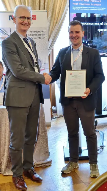 Bei der Preisübergabe: Massimo Pellizzari mit Daniel David. | Foto: Daniel David