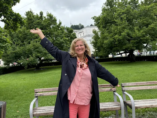 Die Salzburger Stadtführerin Inez Reichl schätzt die Vielfalt Salzburgs. Für sie versprüht jeder Stadtteil seinen ganz eigenen Charme.  | Foto: Lisa Gold